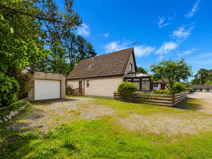 Images for Caistealtyne, 10 Manse Road, Kingussie