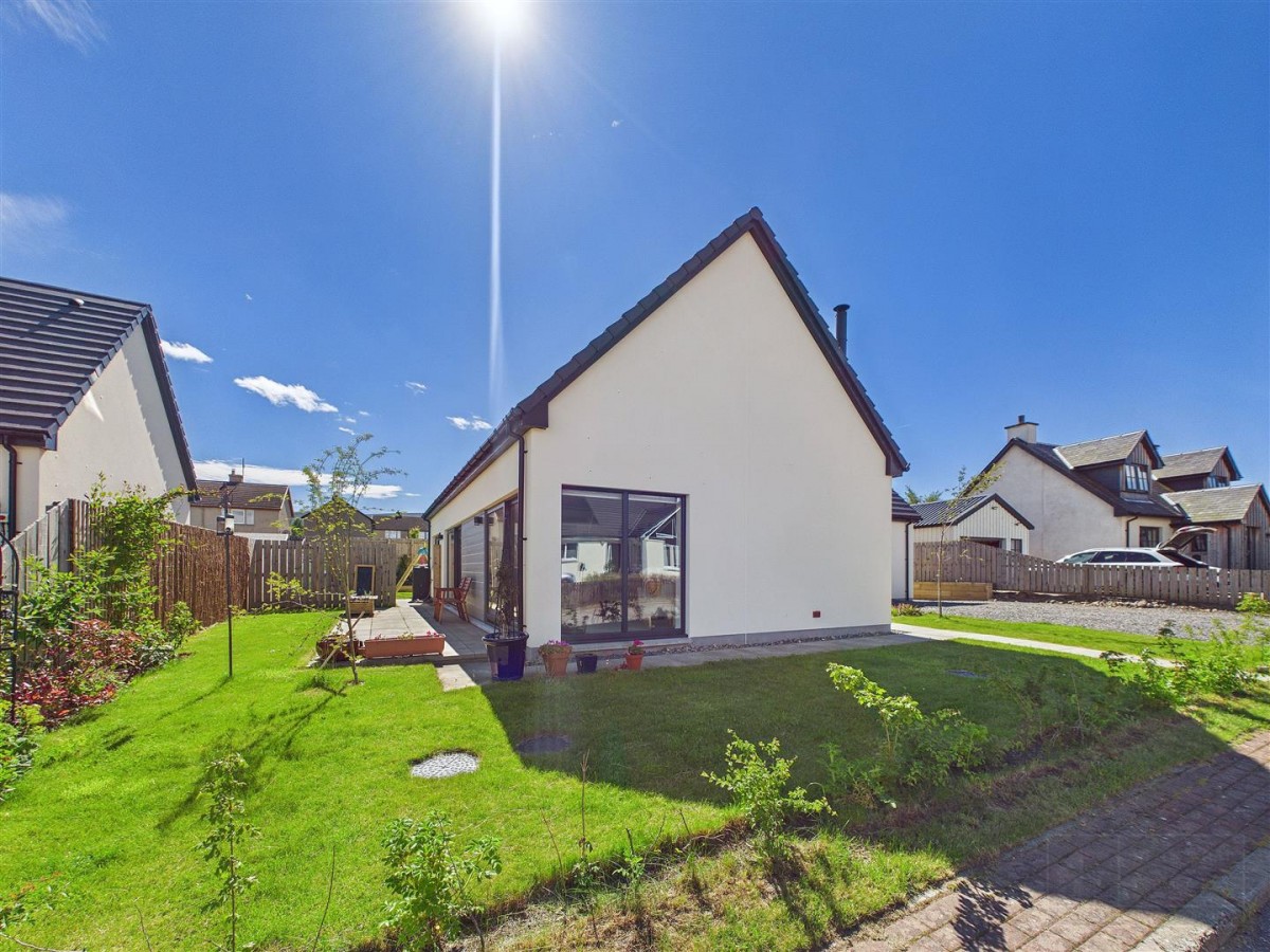 Images for 4 Auchroisk Place, Cromdale, Grantown on Spey EAID:massoncairnsltdapi BID:1