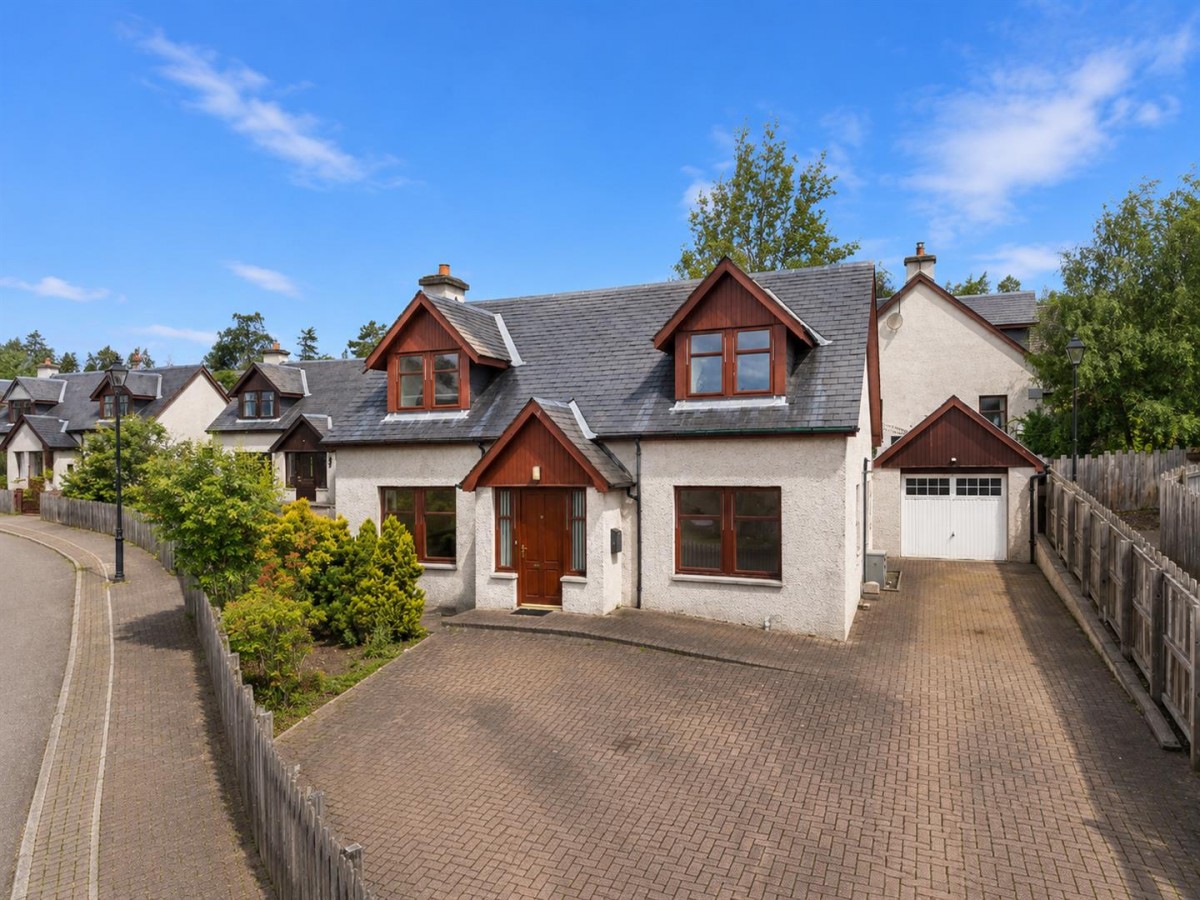Images for 8 Woodburn Drive, Grantown On Spey EAID:massoncairnsltdapi BID:1