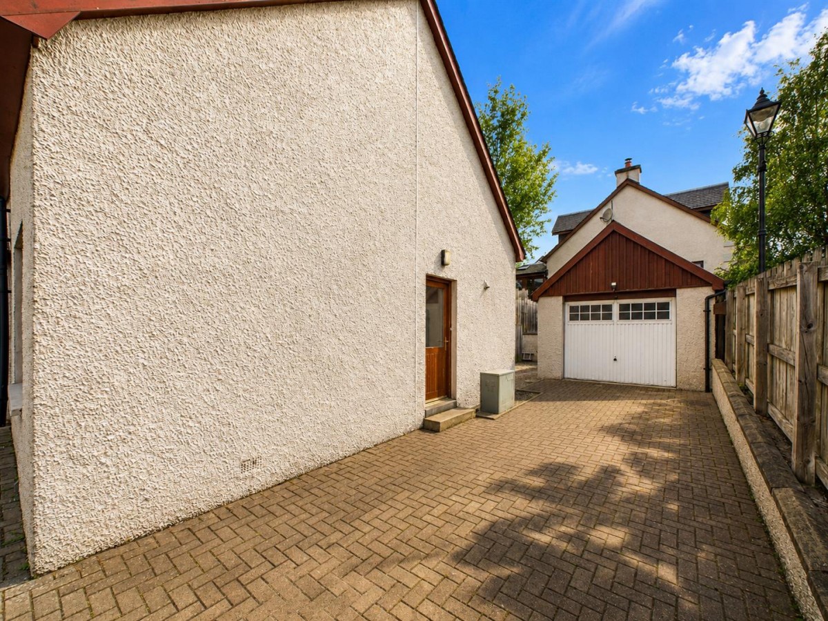 Images for 8 Woodburn Drive, Grantown On Spey EAID:massoncairnsltdapi BID:1