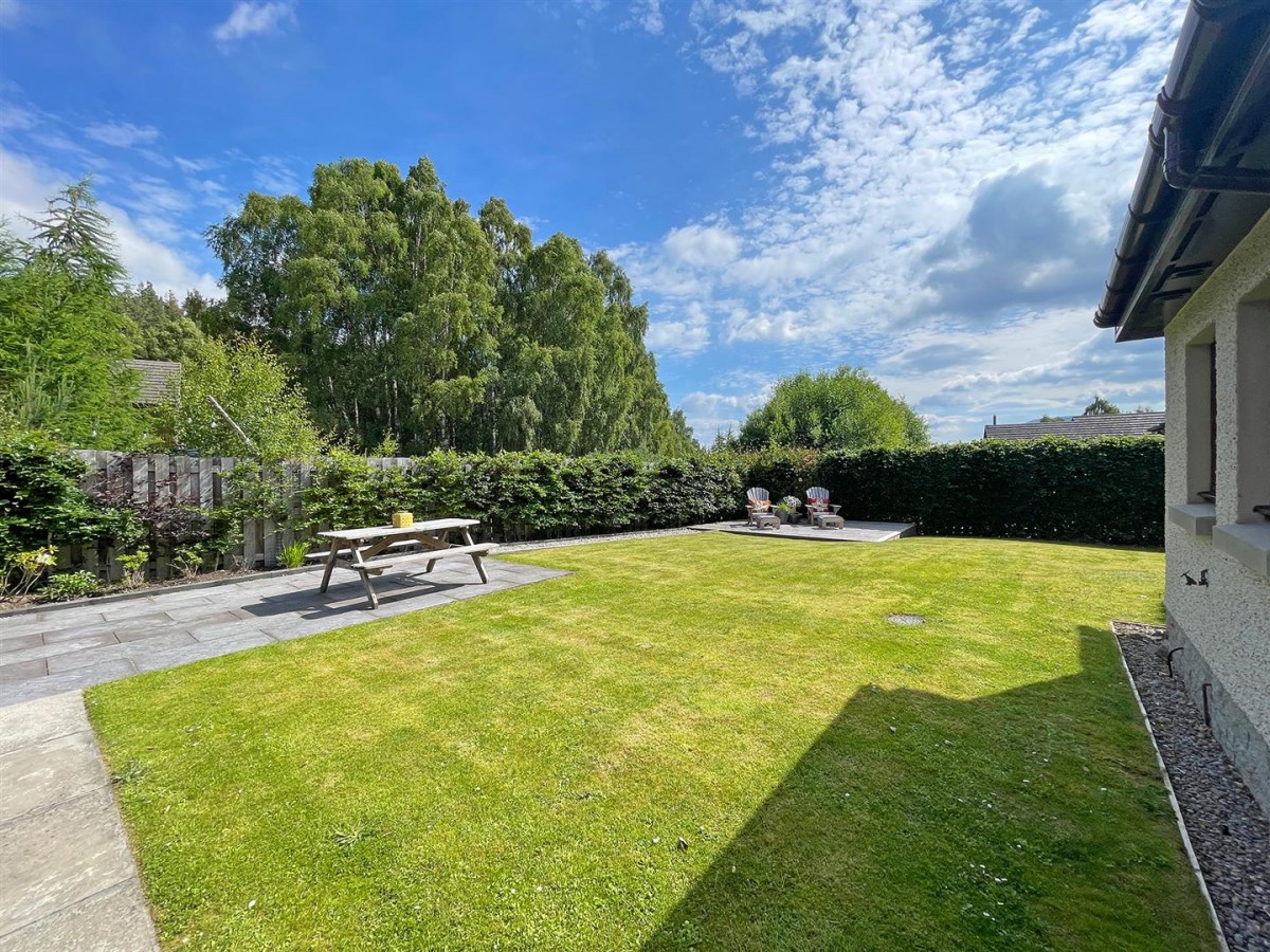 Images for 16 Patterson Place, High Burnside, Aviemore EAID:massoncairnsltdapi BID:1