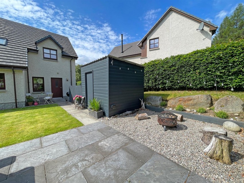 Images for 16 Patterson Place, High Burnside, Aviemore