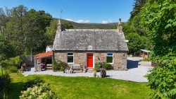 Images for Kirkton Cottage, Kirkmichael, Ballindalloch