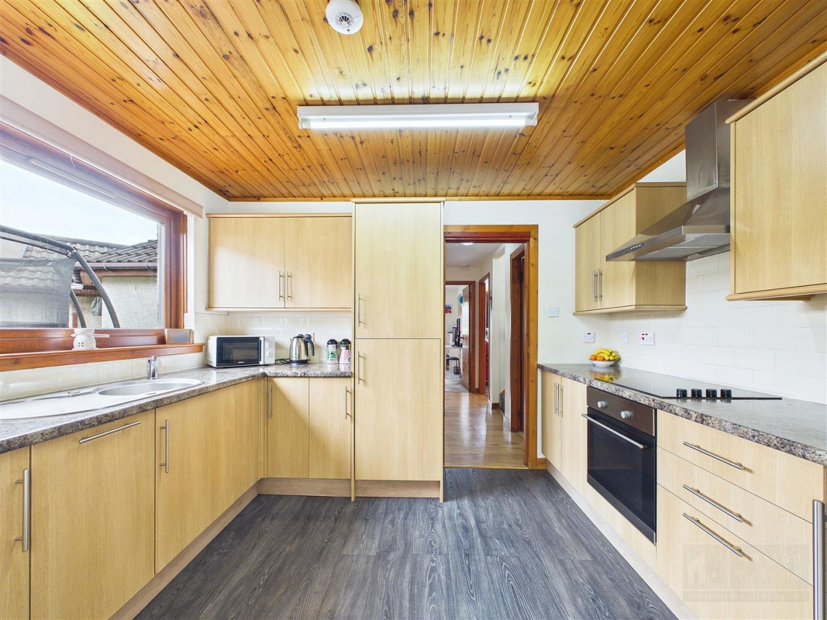 Images for 11 Grampian View, Aviemore EAID:massoncairnsltdapi BID:1